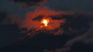 El volcán de Fuego de Guatemala ha vuelto a entrar en erupción, y las fotos son espeluznantes